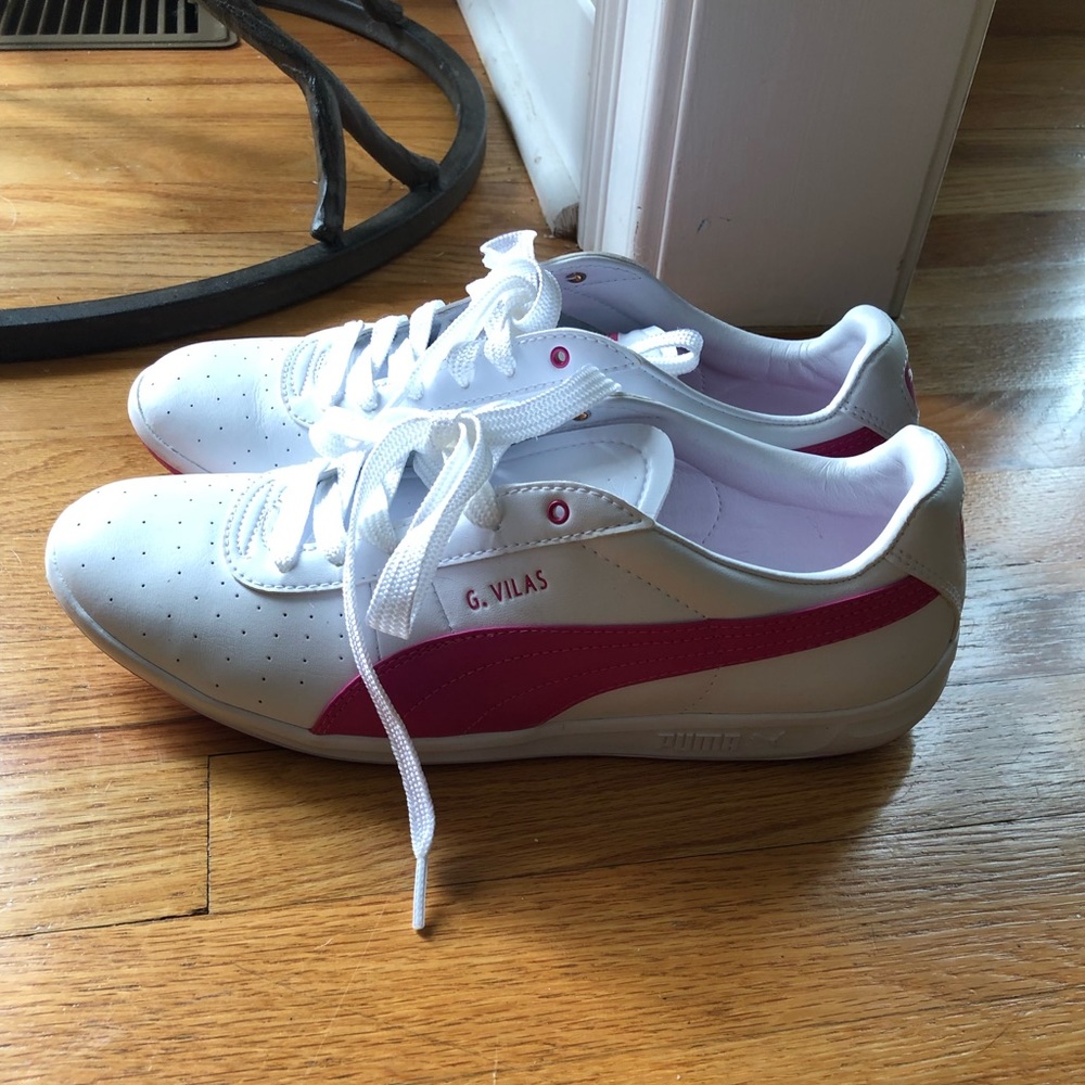 Women’s puma sneakers 9.5